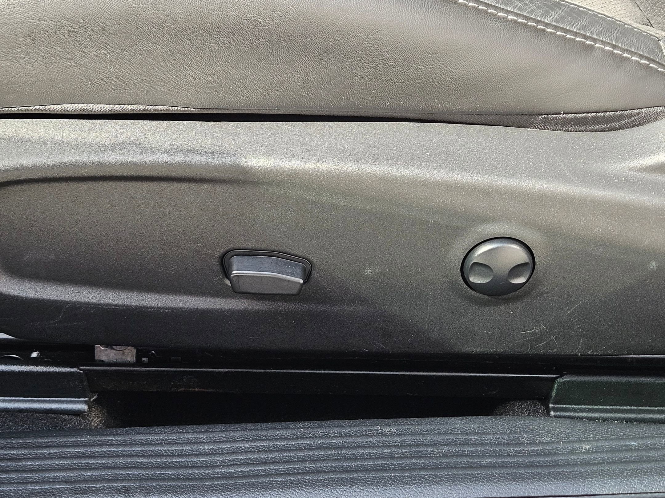 Used 2023 Dodge Challenger R/T w/ Plus Package image 21