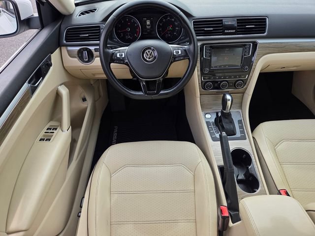 Used 2018 Volkswagen Passat 2.0T SE FWD image 12