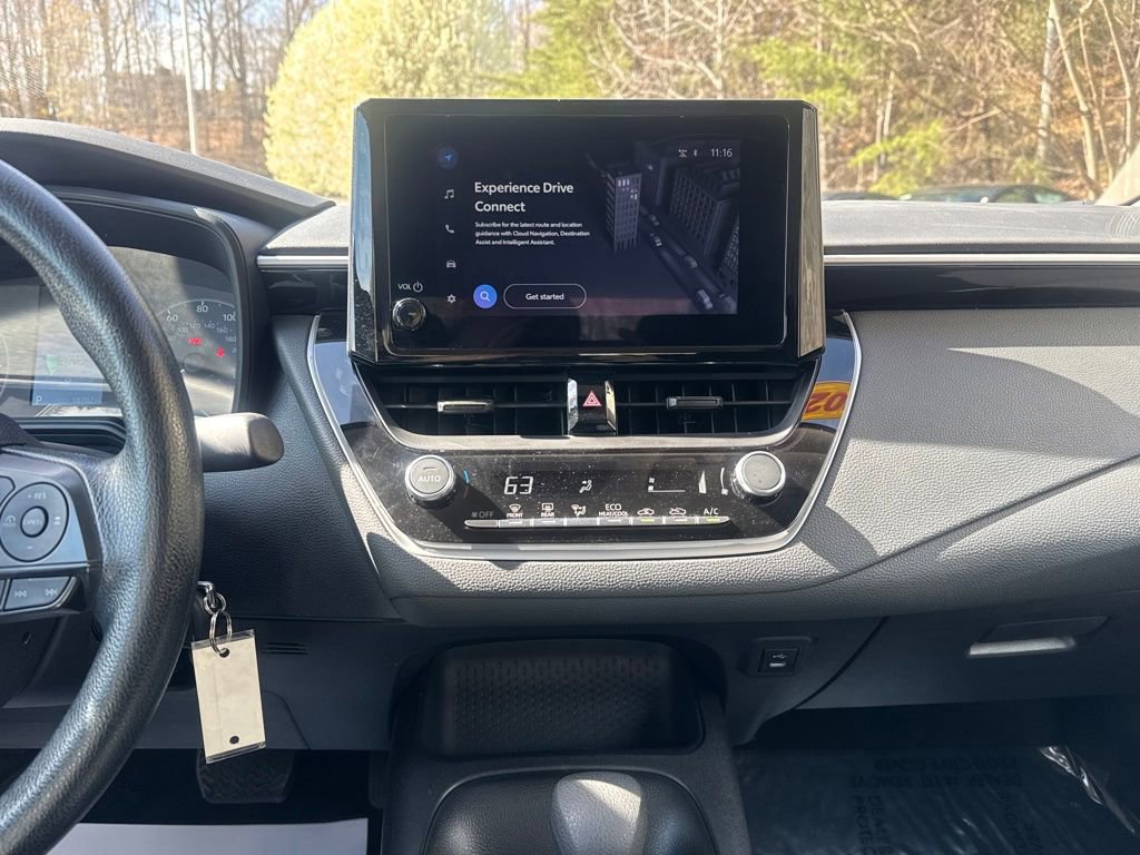 Used 2025 Toyota Corolla LE image 14