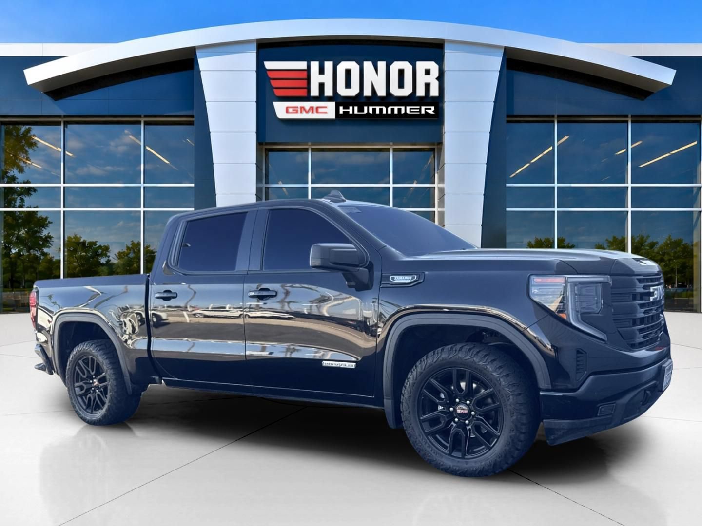 Used 2023 GMC Sierra 1500 Elevation RWD image 2