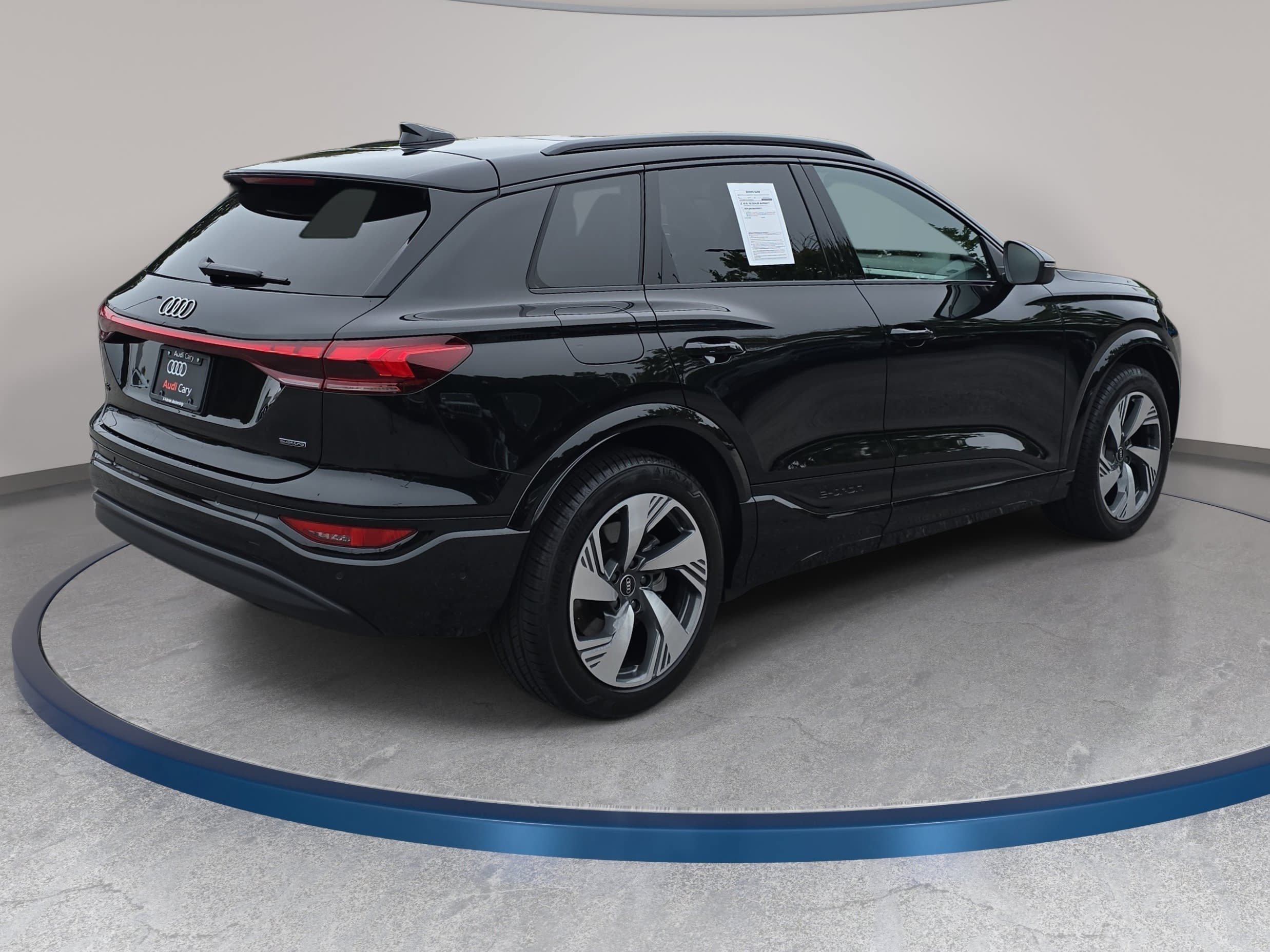 Used 2025 Audi Q6 e-tron Premium Plus w/ Premium Plus AWD/4WD image 5