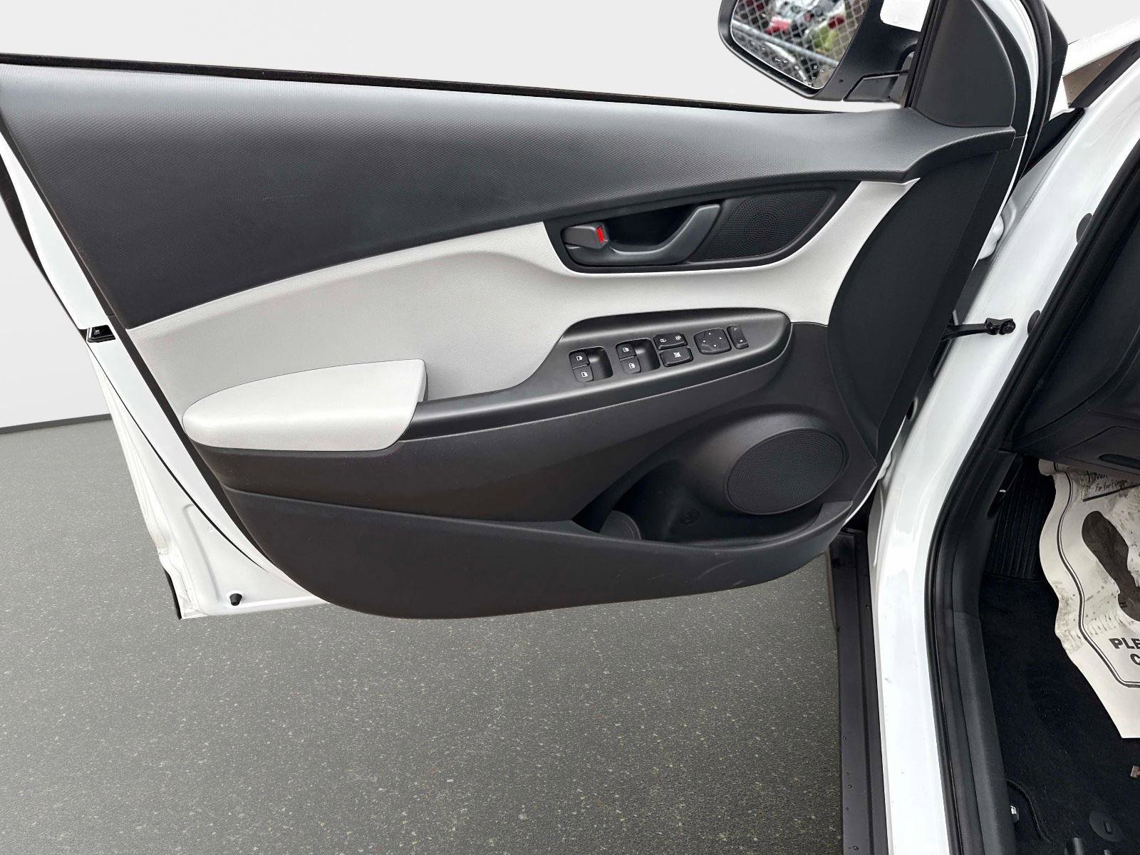 Certified 2023 Hyundai Kona SEL w/ Cargo Package image 17