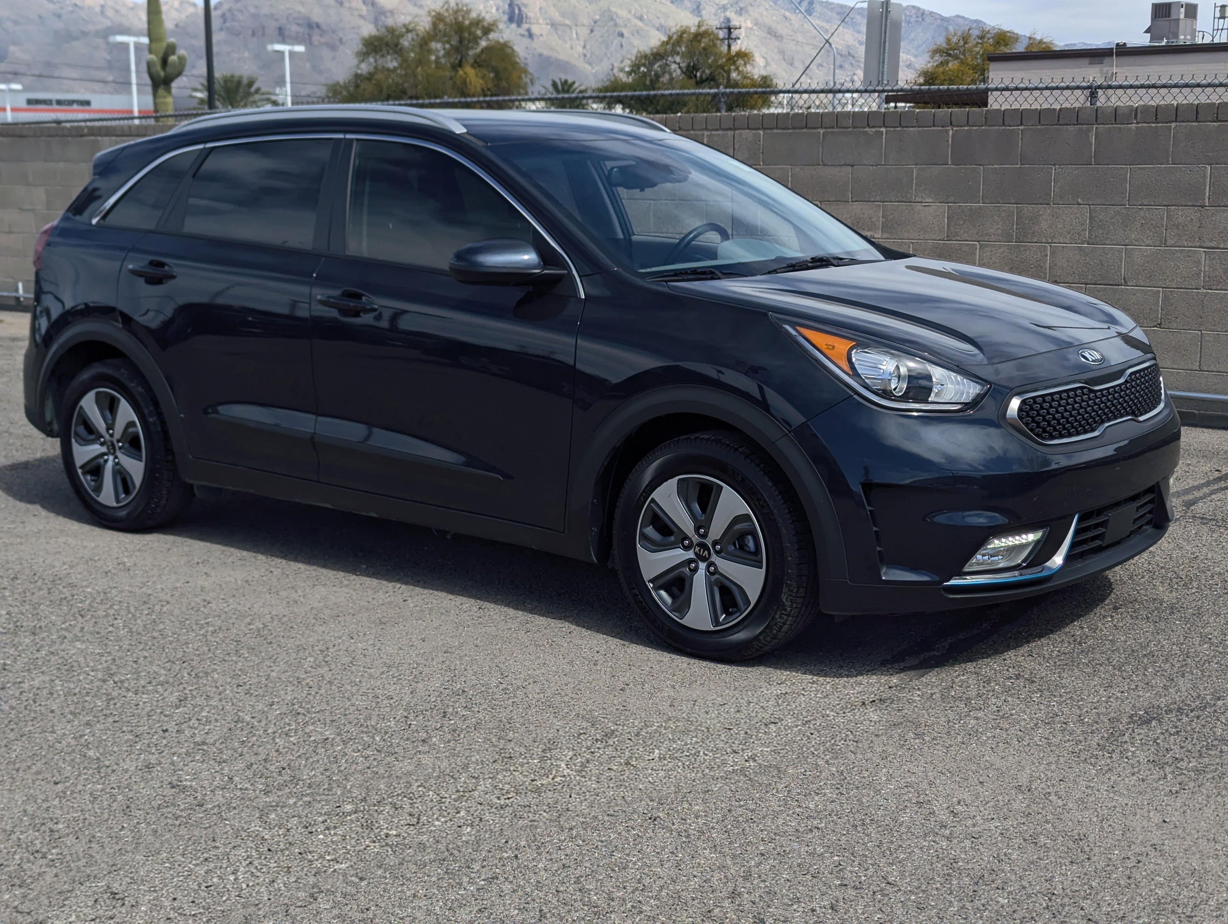 Used 2019 Kia Niro LX image 1