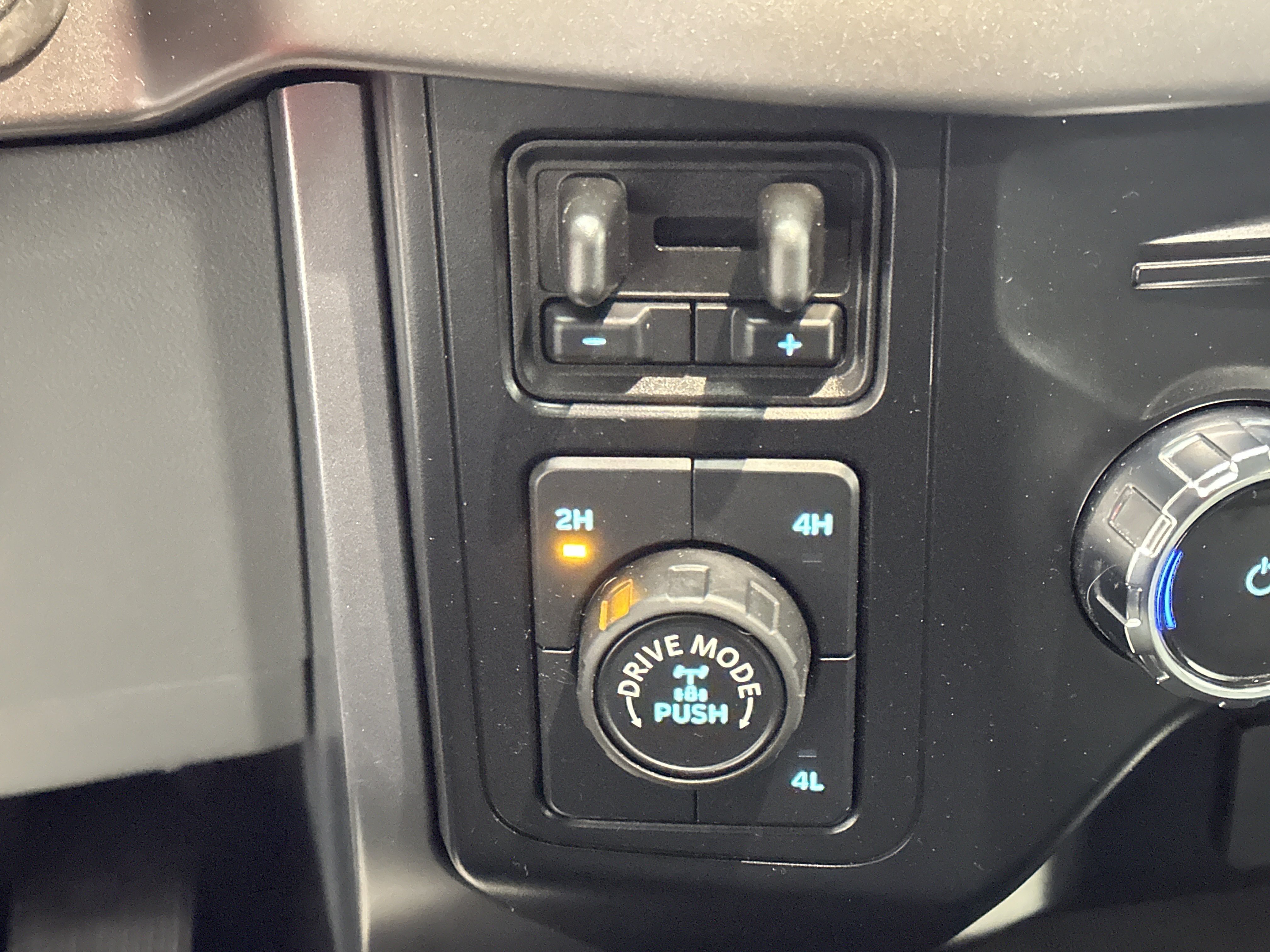Used 2024 Ford F150 XLT w/ Tow/Haul Package AWD/4WD image 36