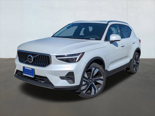 New 2025 Volvo XC40 B5 Ultra w/ Climate Package