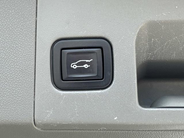 Used 2022 Cadillac XT5 Premium Luxury w/ Technology Package image 12