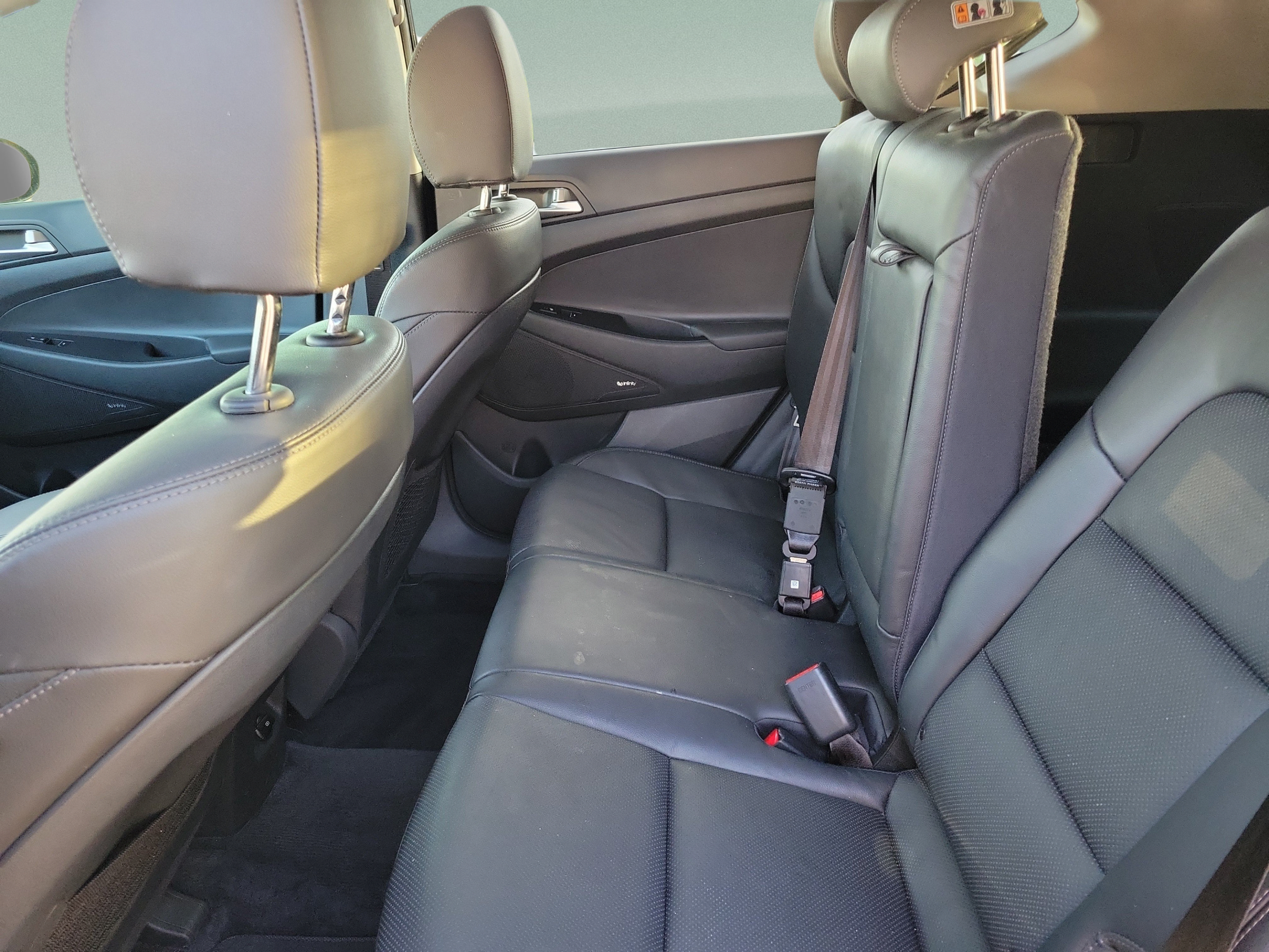 Used 2021 Hyundai Tucson Ultimate w/ Cargo Package FWD image 7