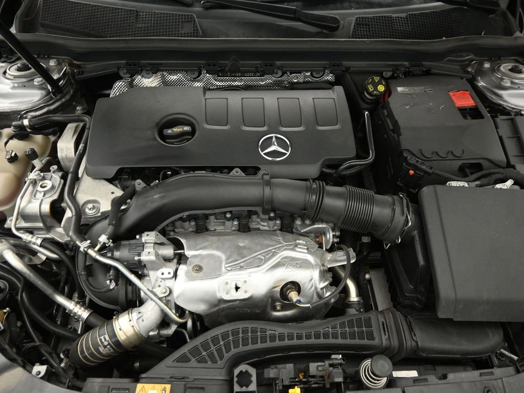 Used 2022 Mercedes-Benz CLA 250 4MATIC image 34