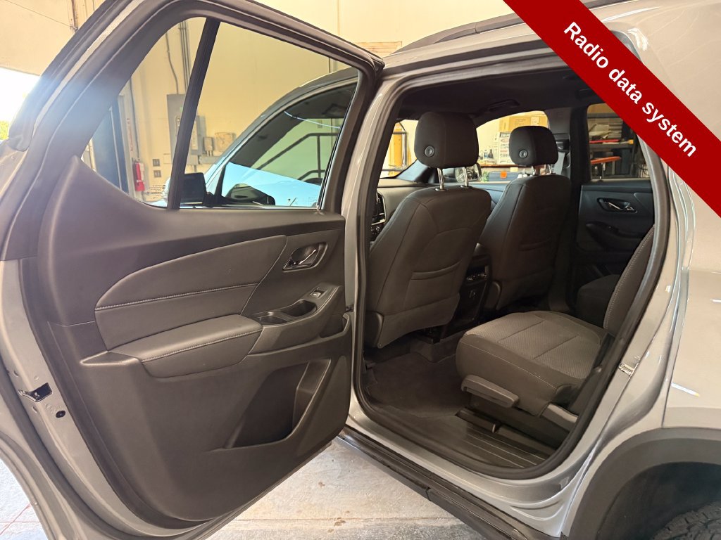 Used 2023 Chevrolet Traverse LT w/ LPO, Cargo Package AWD/4WD image 32