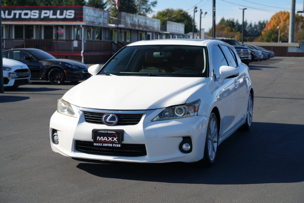 Used 2013 Lexus CT 200h w/ Premium Pkg w/Navigation FWD image 4