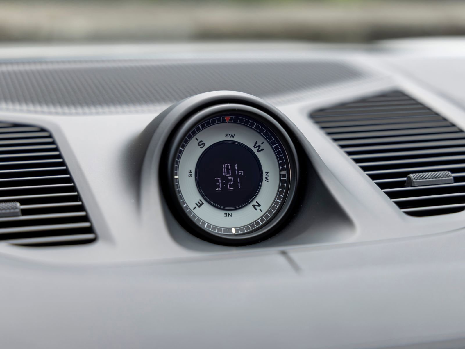 Certified 2024 Porsche Cayenne Coupe image 39