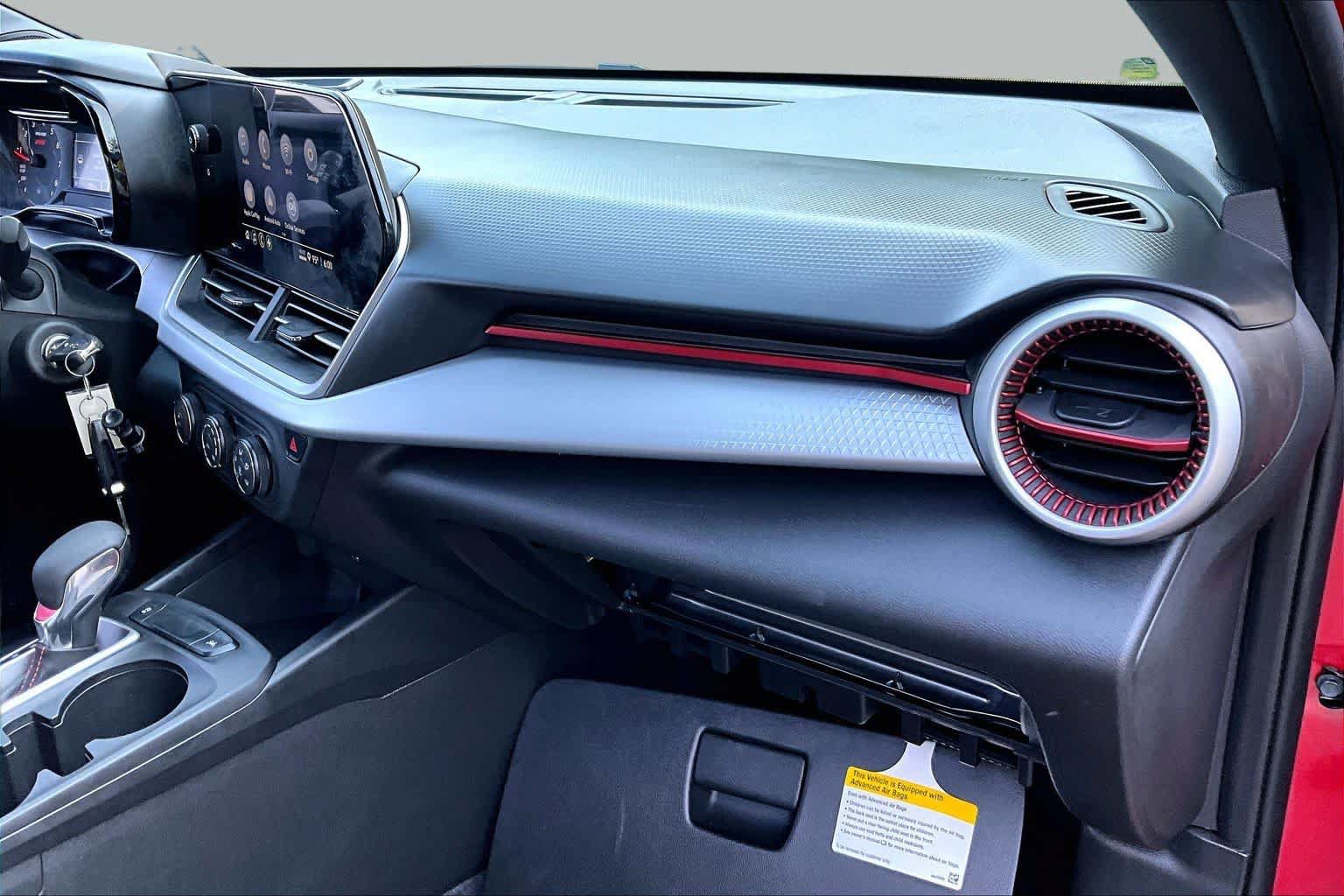 Used 2026 Chevrolet Trax RS FWD image 17