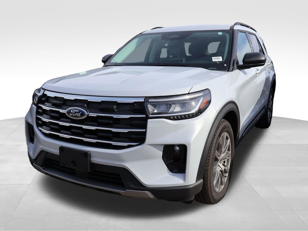 Used 2025 Ford Explorer Active w/ Active Comfort Package AWD/4WD image 2
