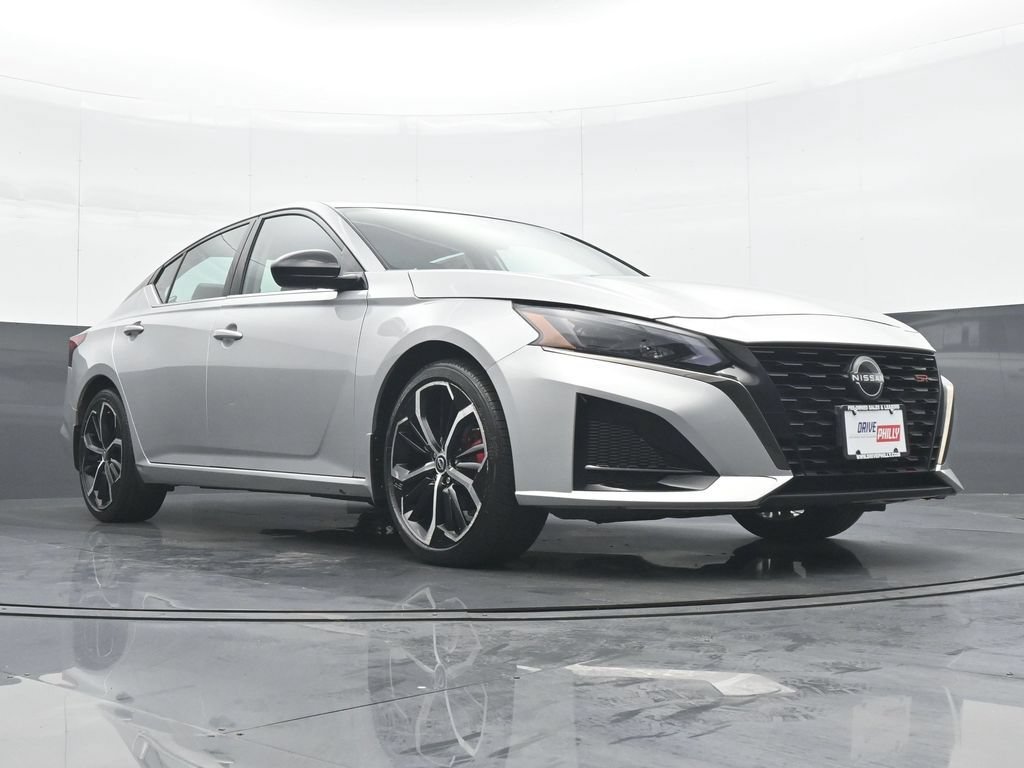 Used 2023 Nissan Altima 2.5 SR FWD image 34