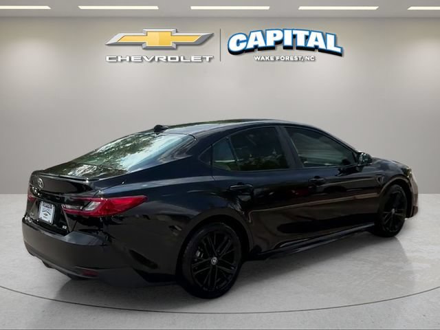 Used 2025 Toyota Camry SE FWD image 5