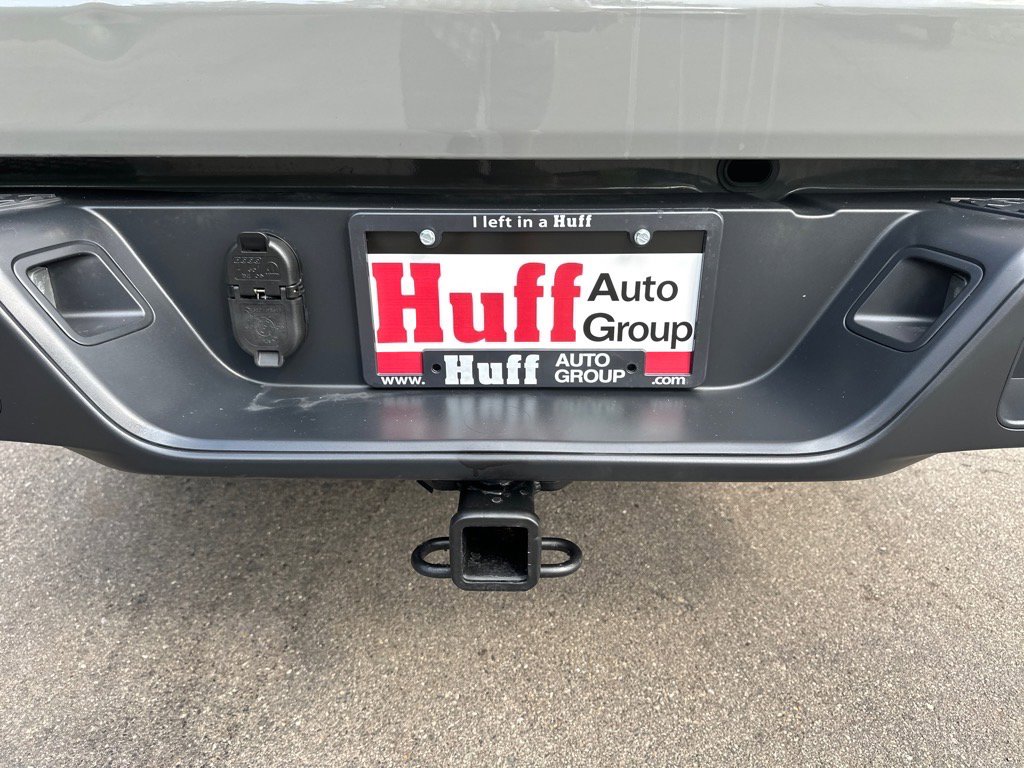 Used 2022 Jeep Gladiator Willys image 14