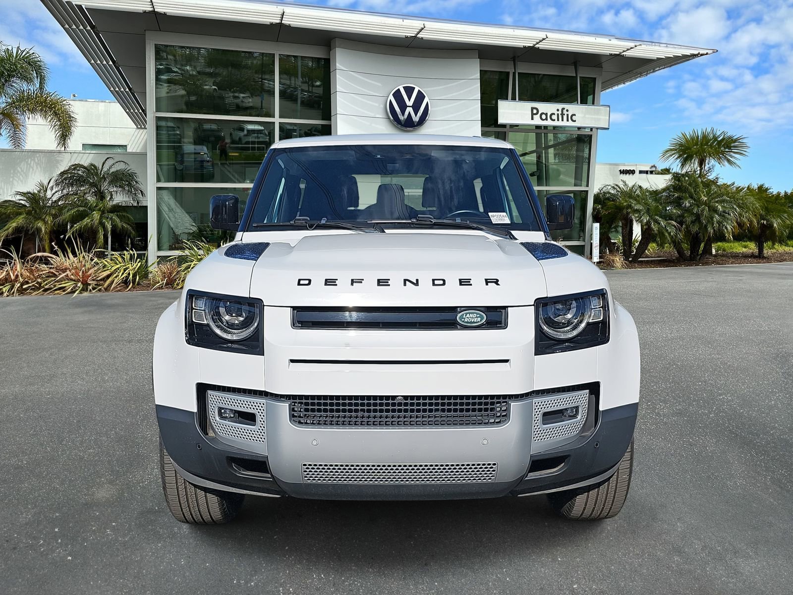 Used 2024 Land Rover Defender 90 S image 2
