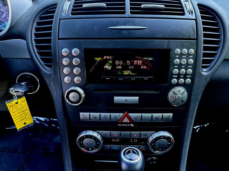Used 2006 Mercedes-Benz SLK 350 image 19