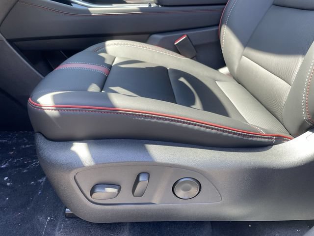 New 2027 Chevrolet Traverse RS AWD/4WD image 12