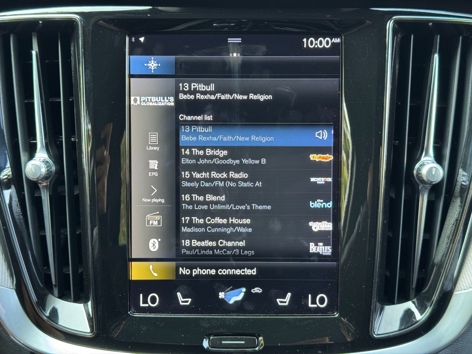 Used 2022 Volvo S60 T8 R-Design w/ Climate Package AWD/4WD image 27