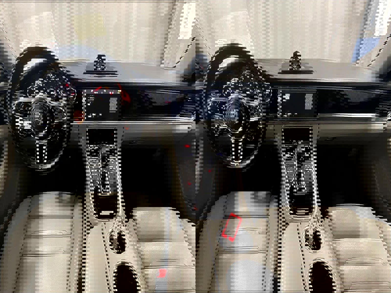 Used 2018 Porsche Panamera 4S image 21