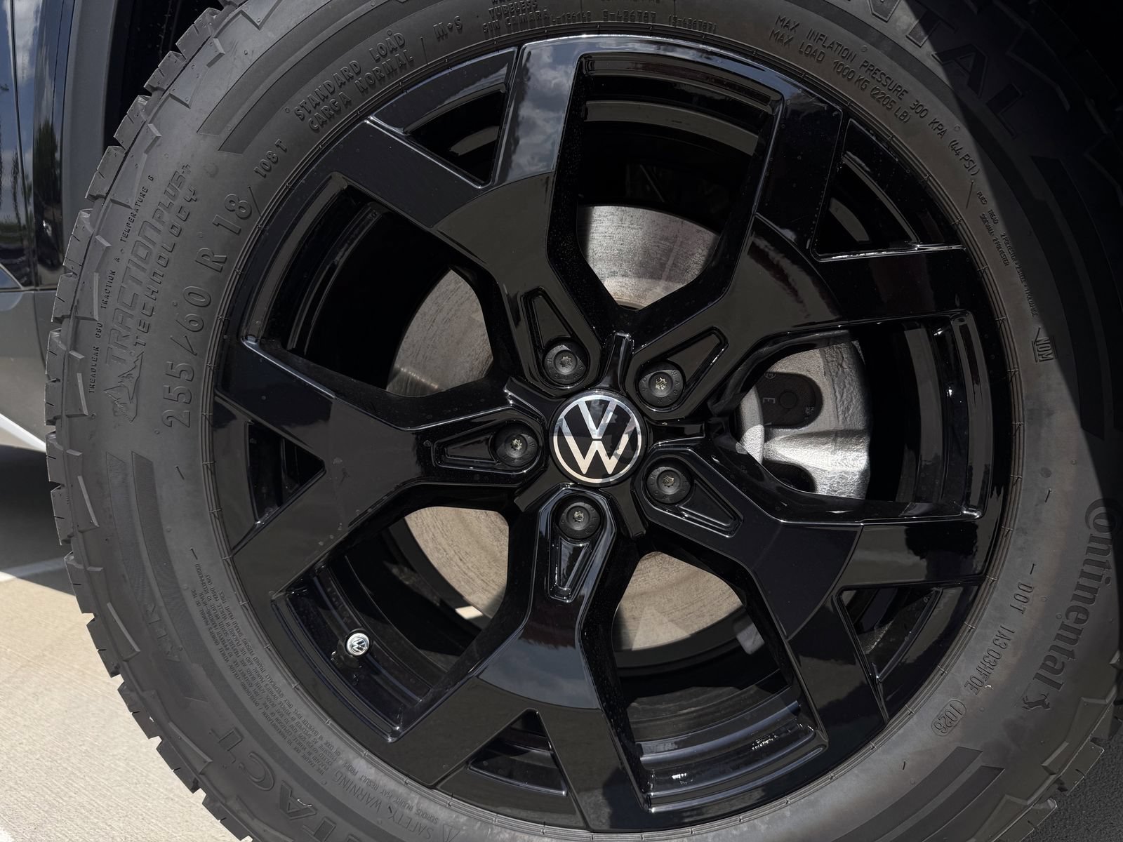 New 2026 Volkswagen Atlas Peak Edition AWD/4WD image 11