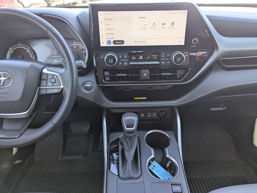 Used 2023 Toyota Highlander Bronze Edition image 13