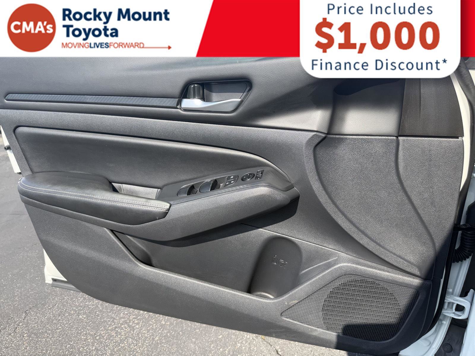 Used 2025 Nissan Altima 2.5 SV image 10