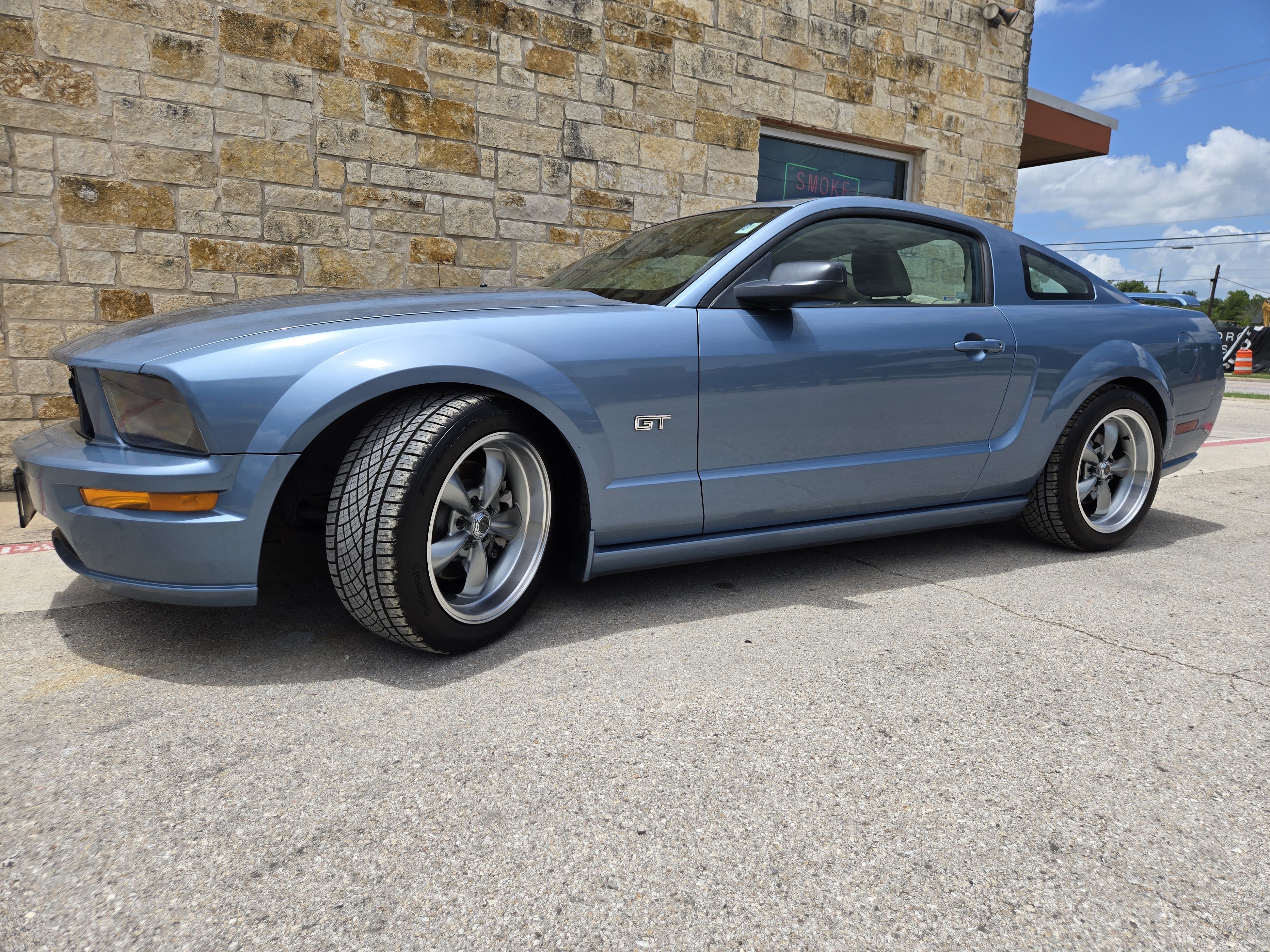 Used 2006 Ford Mustang GT RWD image 2