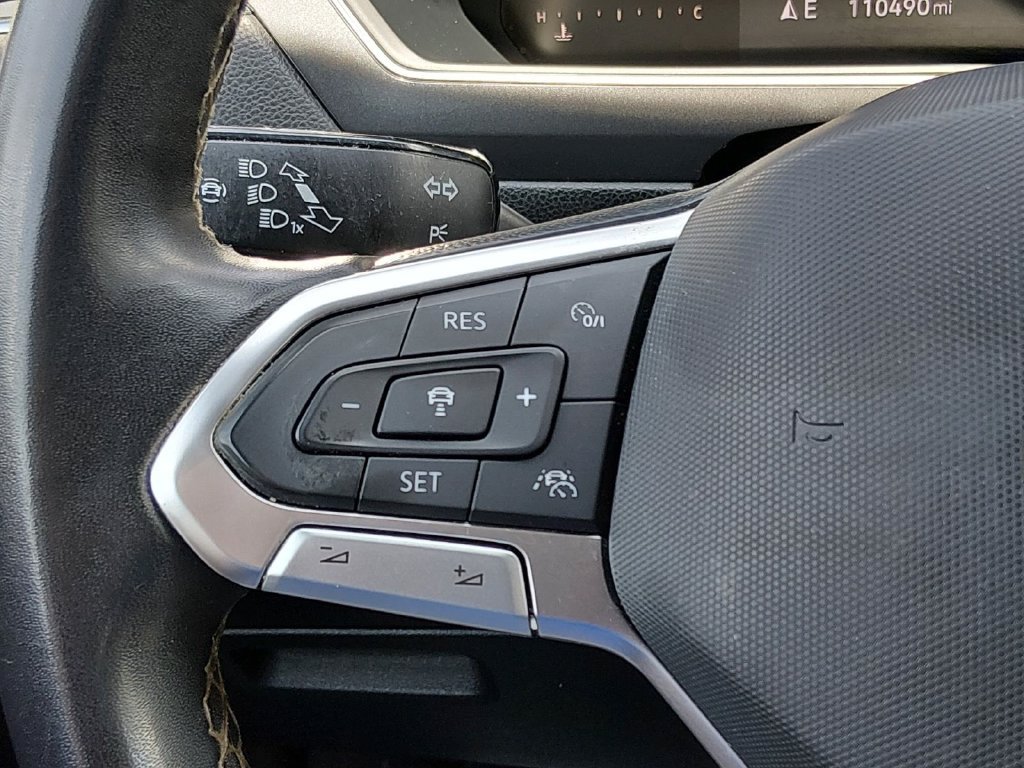 Used 2023 Volkswagen Tiguan SE R-Line FWD image 22