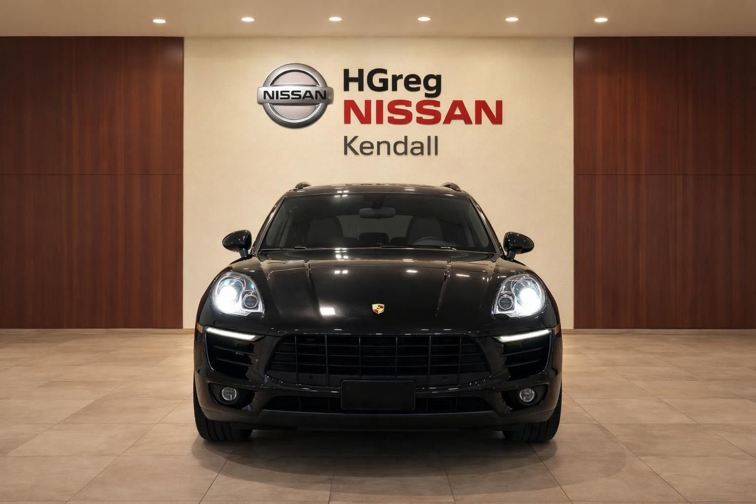 Used 2018 Porsche Macan AWD/4WD image 5