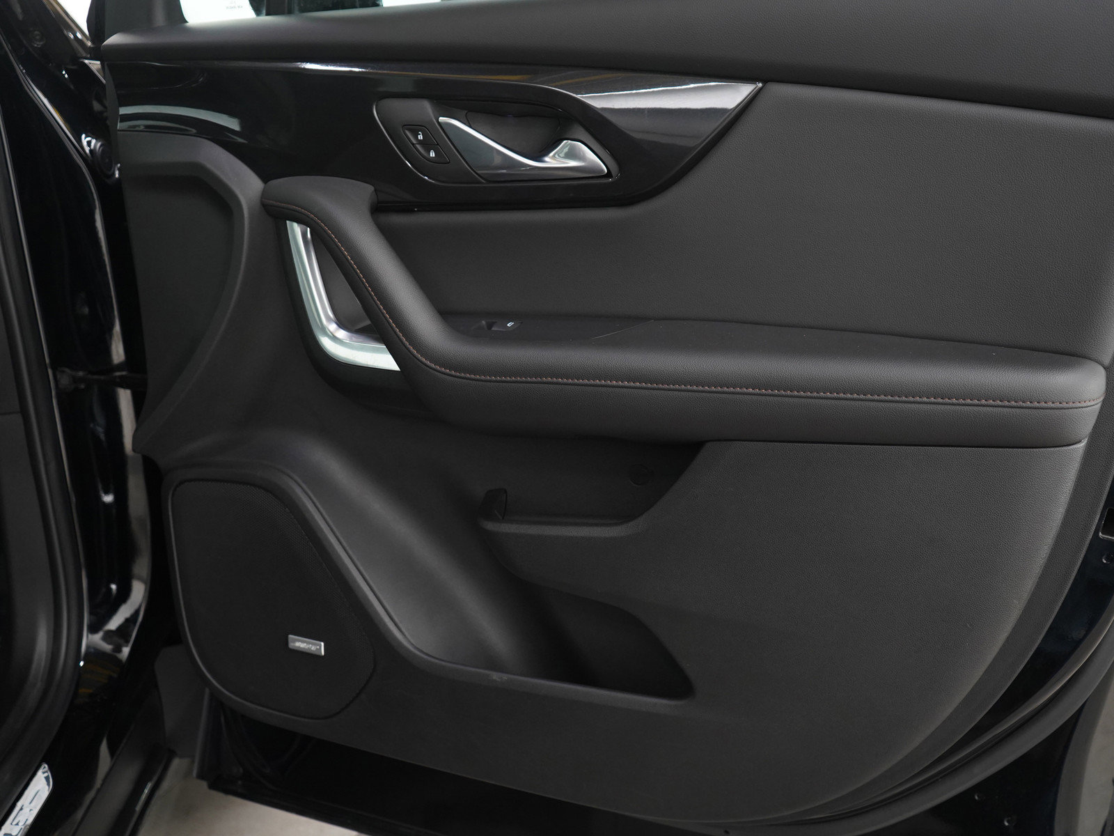 Used 2020 Chevrolet Blazer Premier w/ Driver Confidence II Package image 11