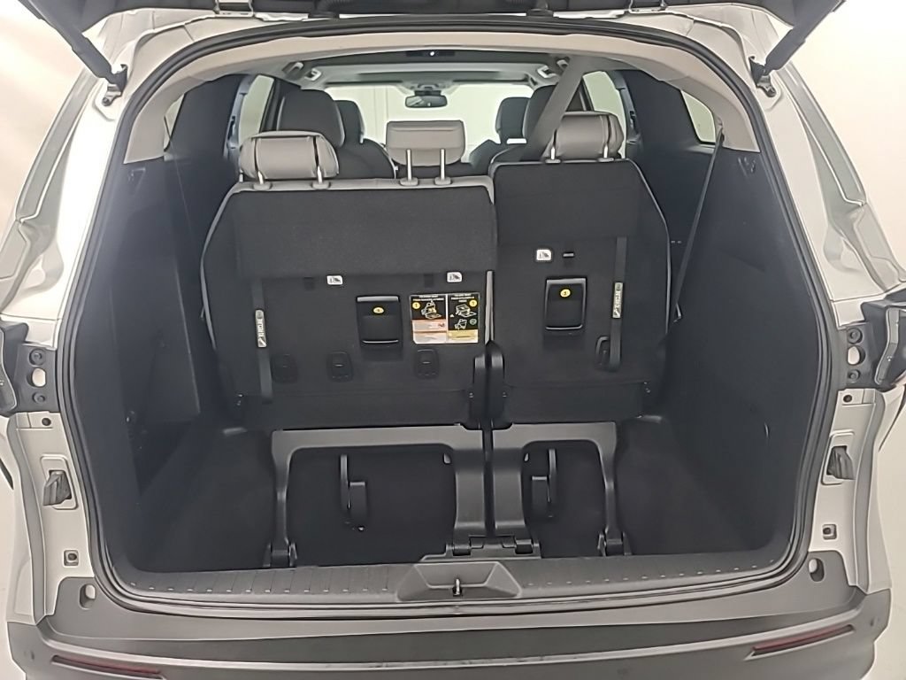 Used 2025 Toyota Sienna XLE FWD image 20
