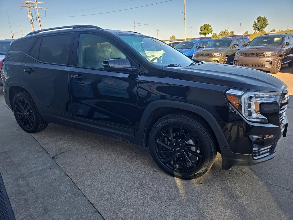 Used 2024 GMC Terrain SLT w/ Elevation Edition AWD/4WD image 36