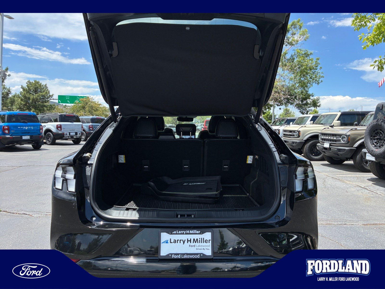 Used 2022 Ford Mustang Mach-E GT AWD/4WD image 34