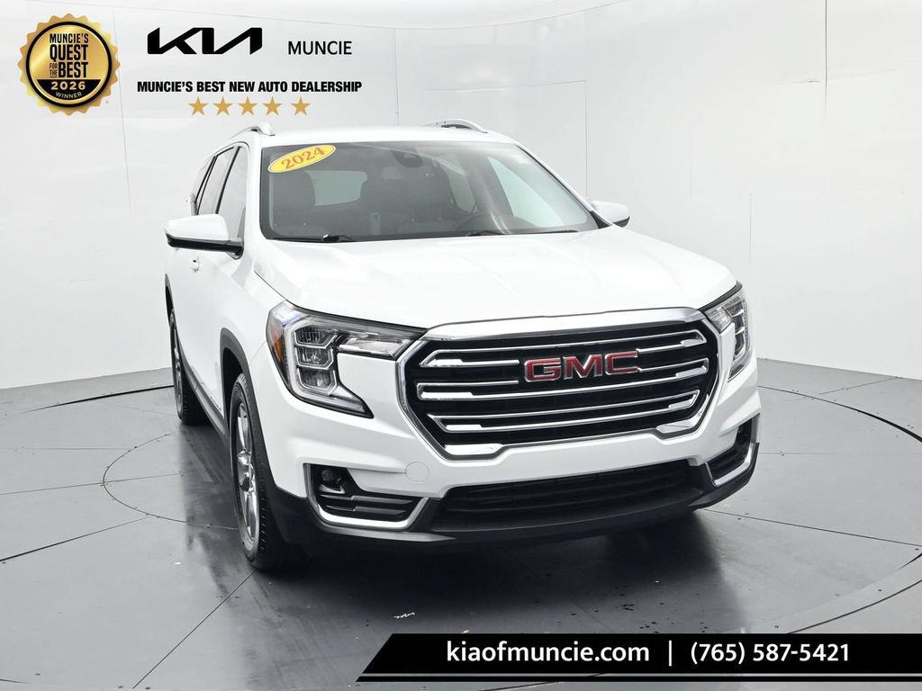 Used 2024 GMC Terrain SLT w/ Infotainment Package II FWD image 2