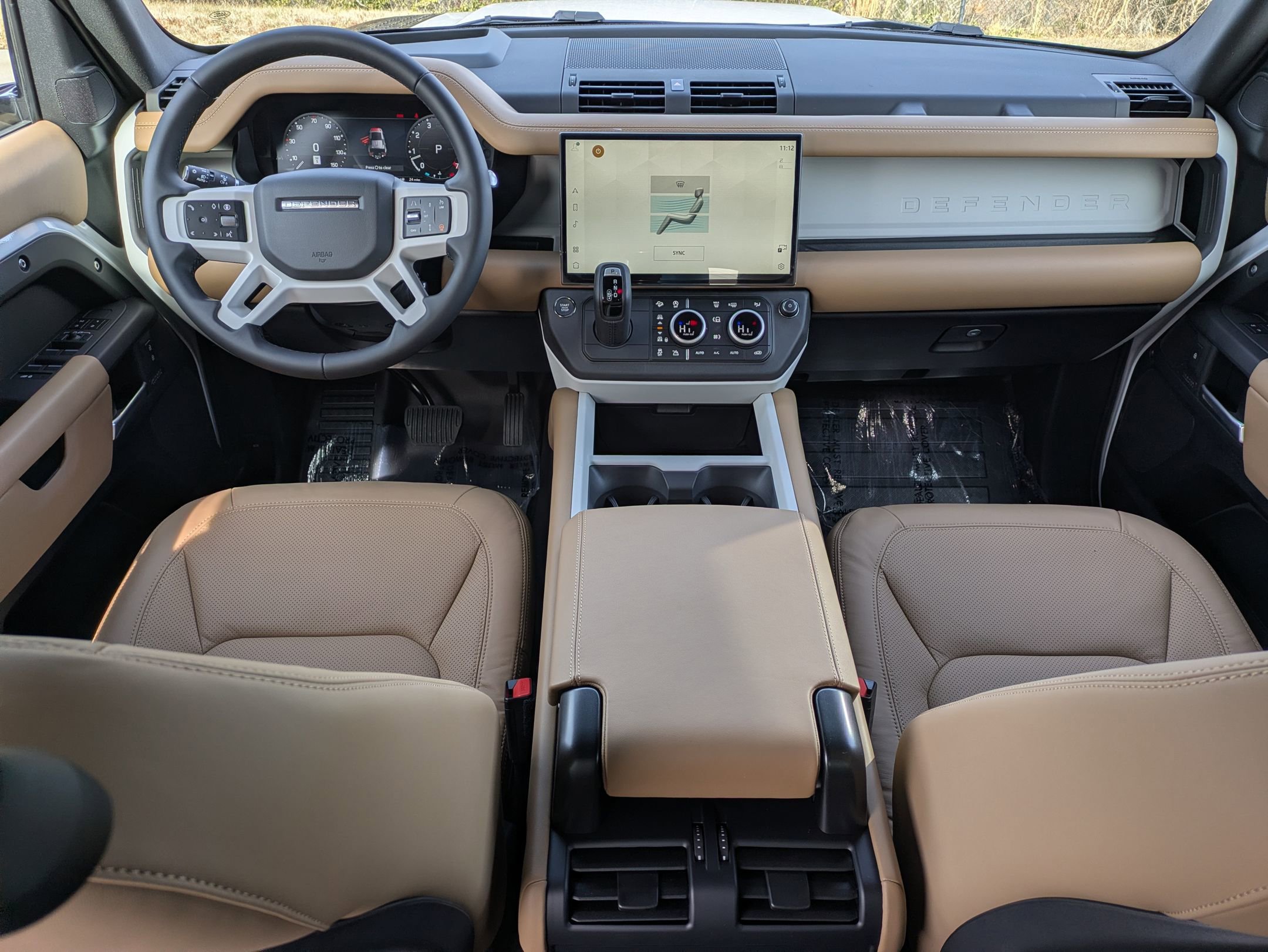 New 2026 Land Rover Defender 110 X-Dynamic SE image 25