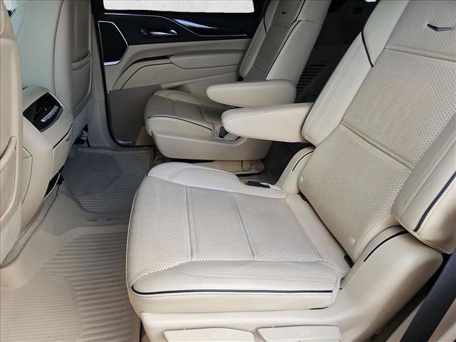 Used 2023 Cadillac Escalade Premium Luxury image 20