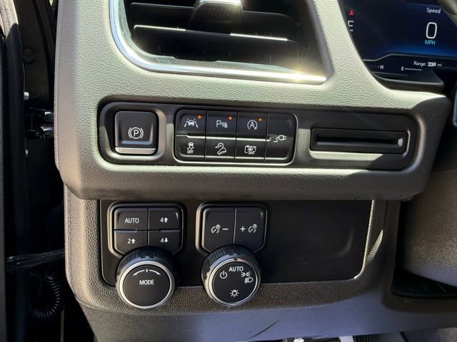 Used 2022 Chevrolet Tahoe Z71 w/ Luxury Package AWD/4WD image 26
