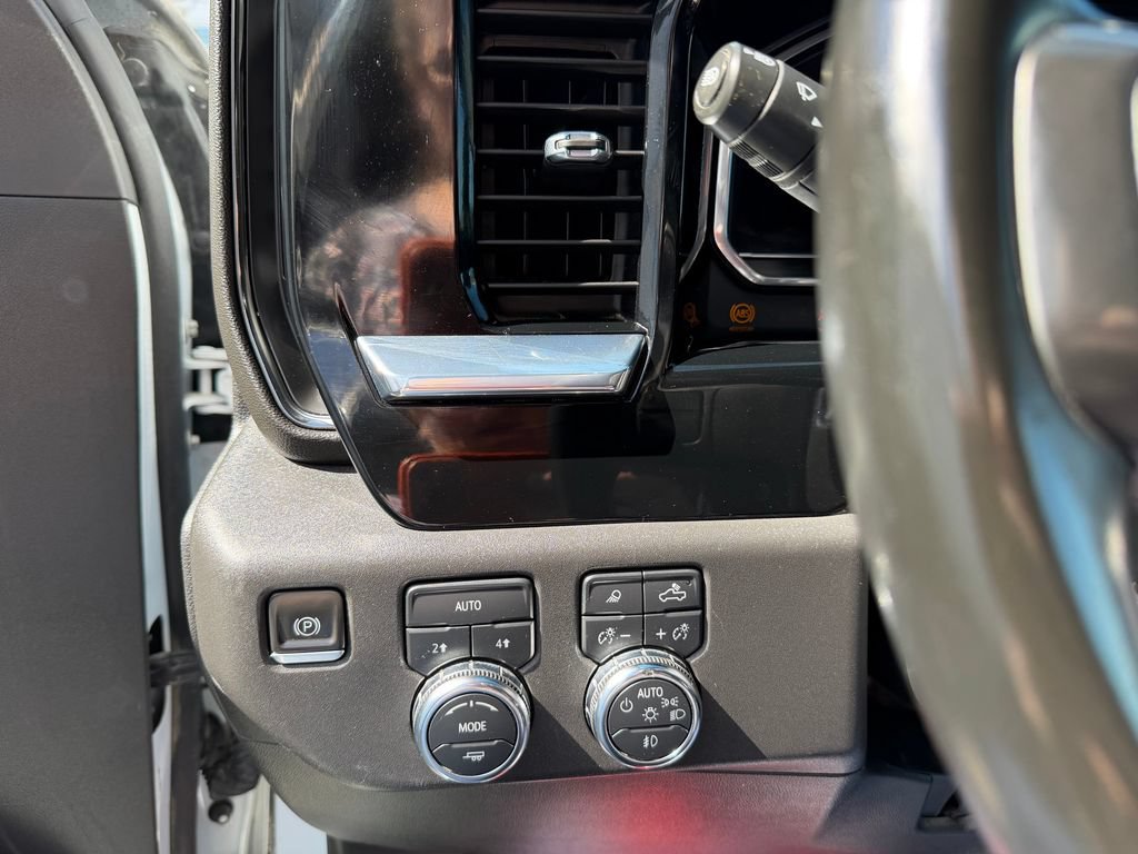Used 2024 GMC Sierra 1500 SLT AWD/4WD image 14
