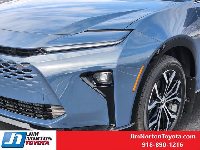 Used 2026 Toyota Crown Signia image 12