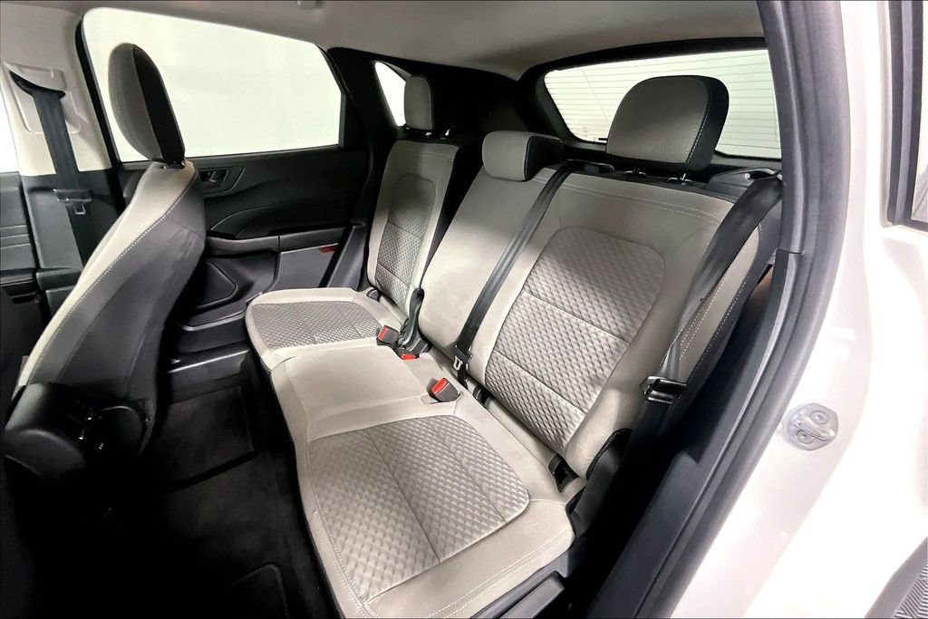 Used 2022 Ford Escape SE w/ Cold Weather Package AWD/4WD image 26