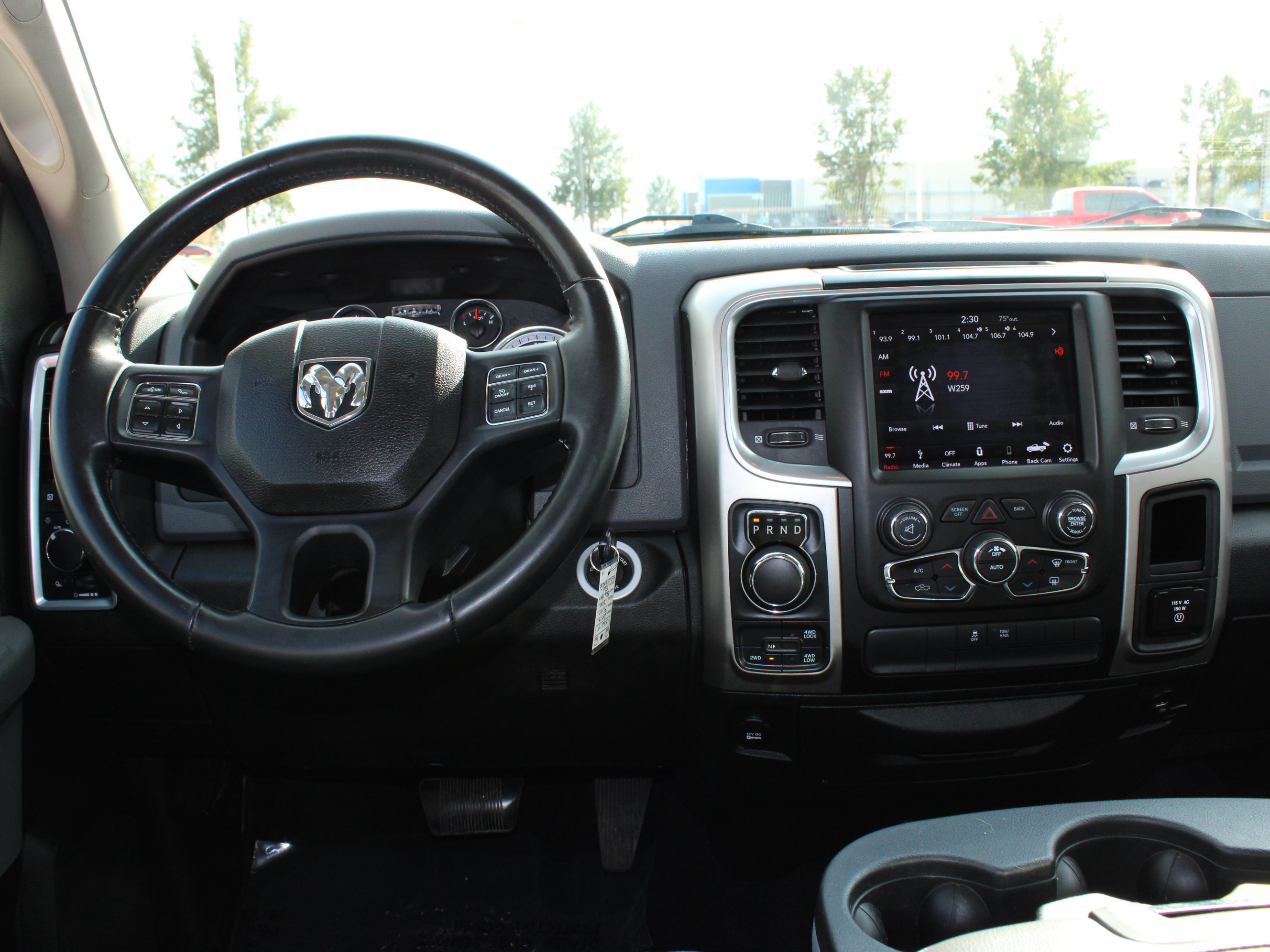 Used 2019 RAM 1500 Classic SLT w/ Luxury Group AWD/4WD image 17