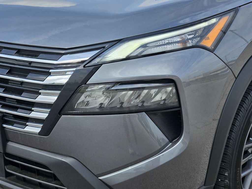 Used 2024 Nissan Rogue S FWD image 5