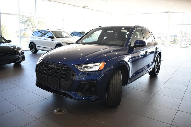 Used 2024 Audi Q5 2.0T Premium Plus w/ Premium Plus Package AWD/4WD image 3