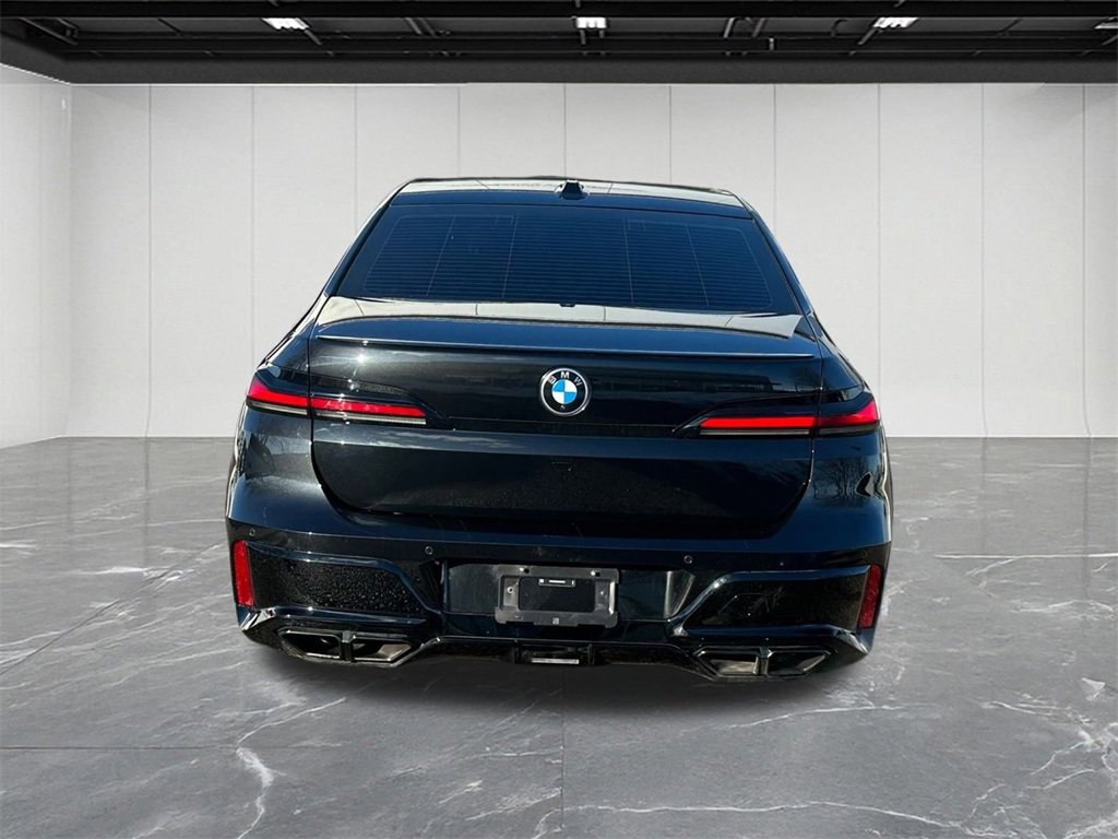 Used 2025 BMW 760i xDrive image 7