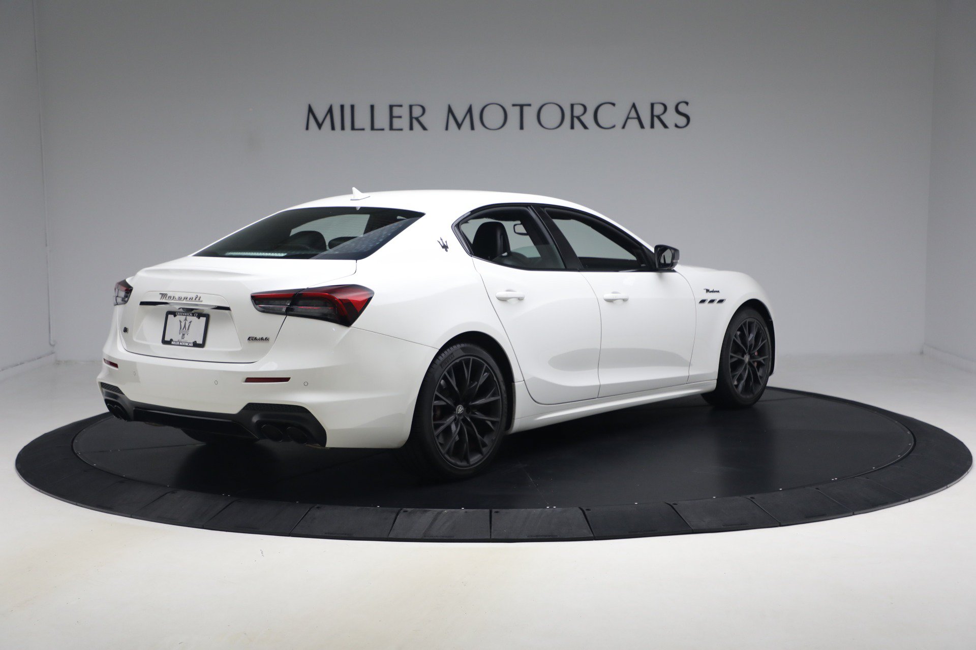 Used 2022 Maserati Ghibli Modena Q4 AWD/4WD image 9