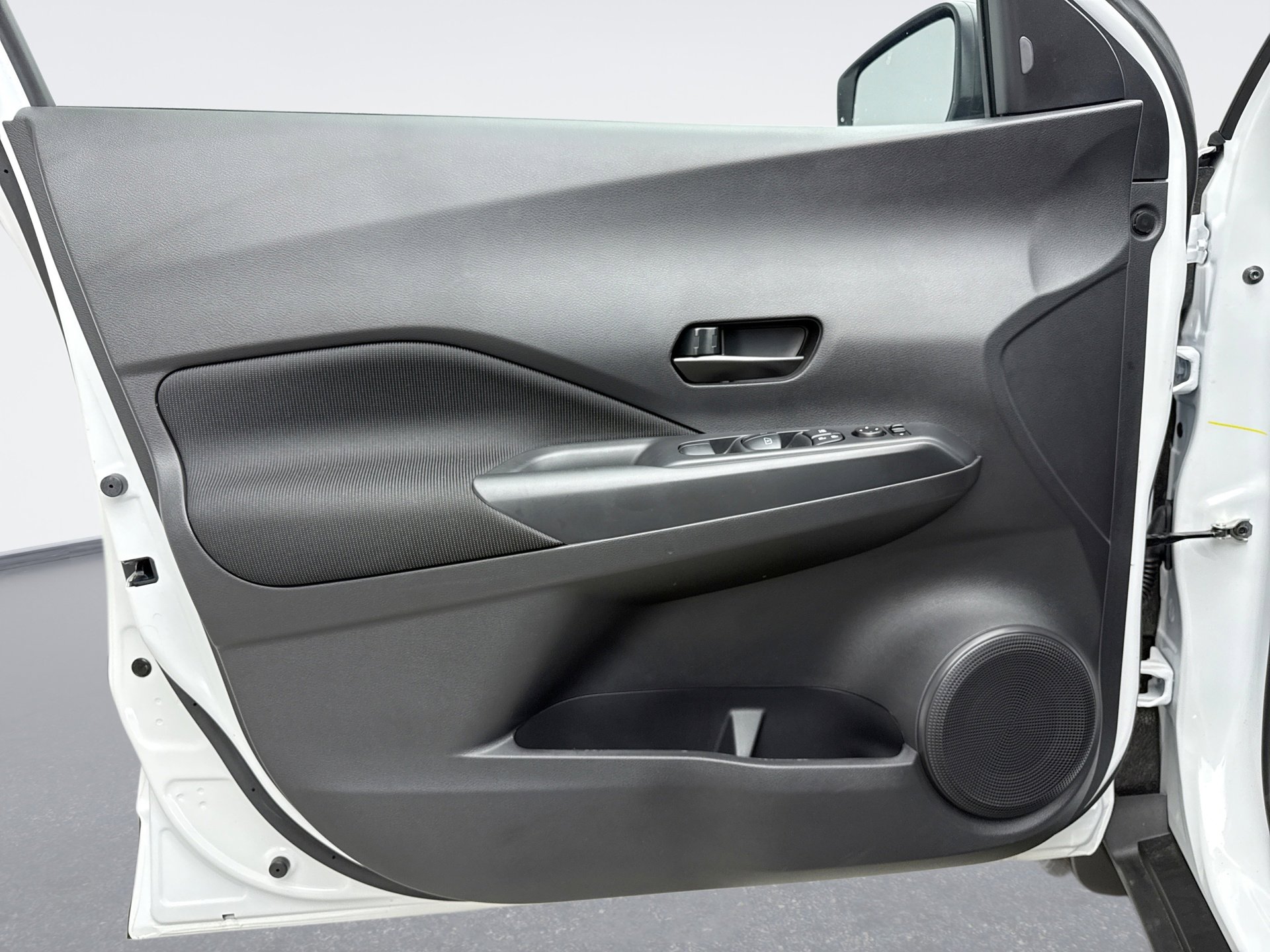 Used 2025 Nissan Kicks Play S image 9