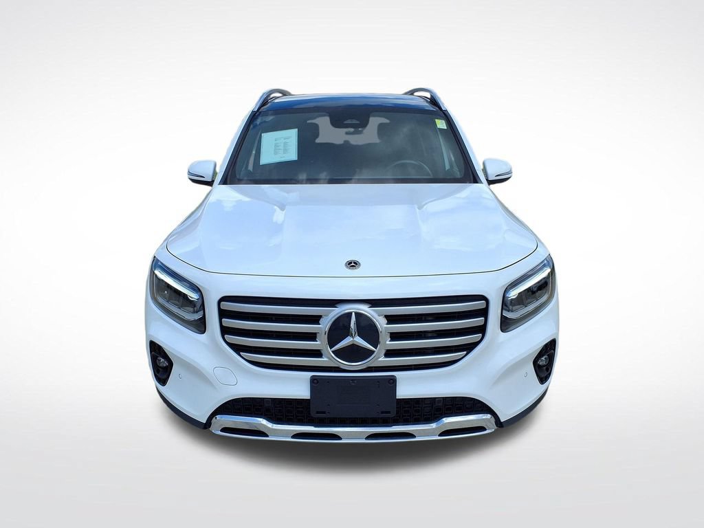 Used 2025 Mercedes-Benz GLB 250 4MATIC image 2