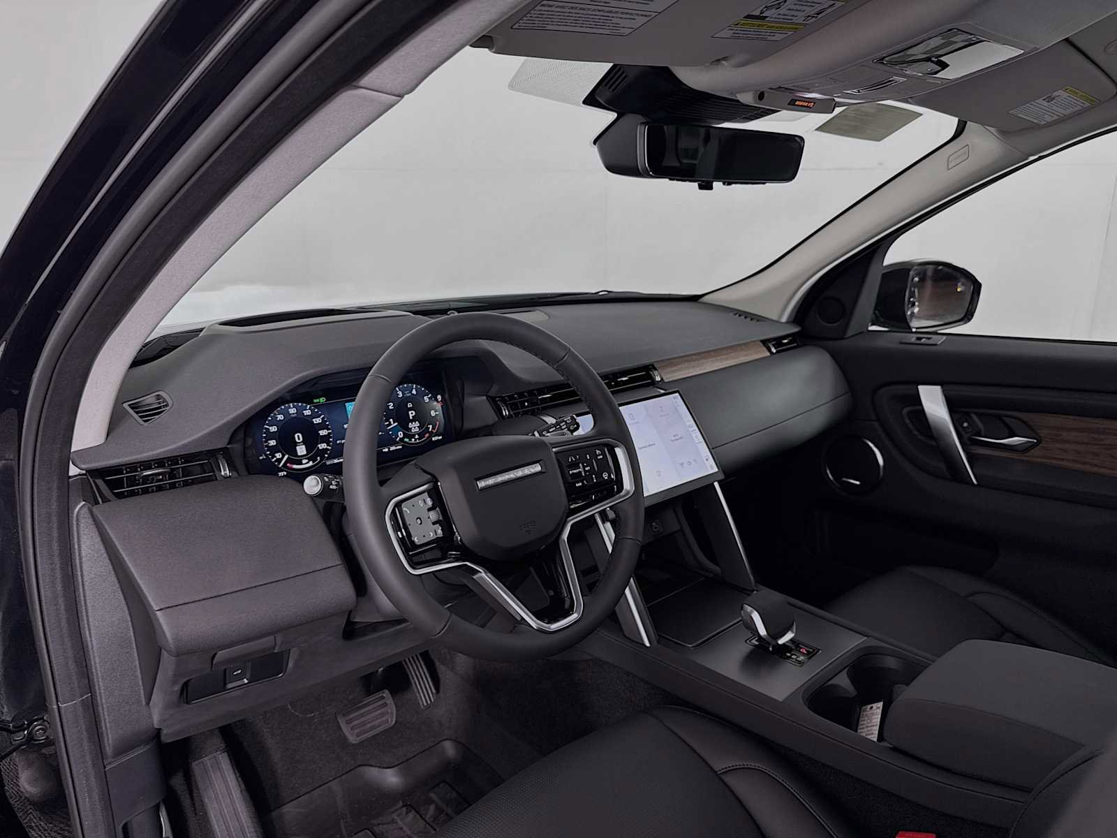 New 2025 Land Rover Discovery Sport S image 9